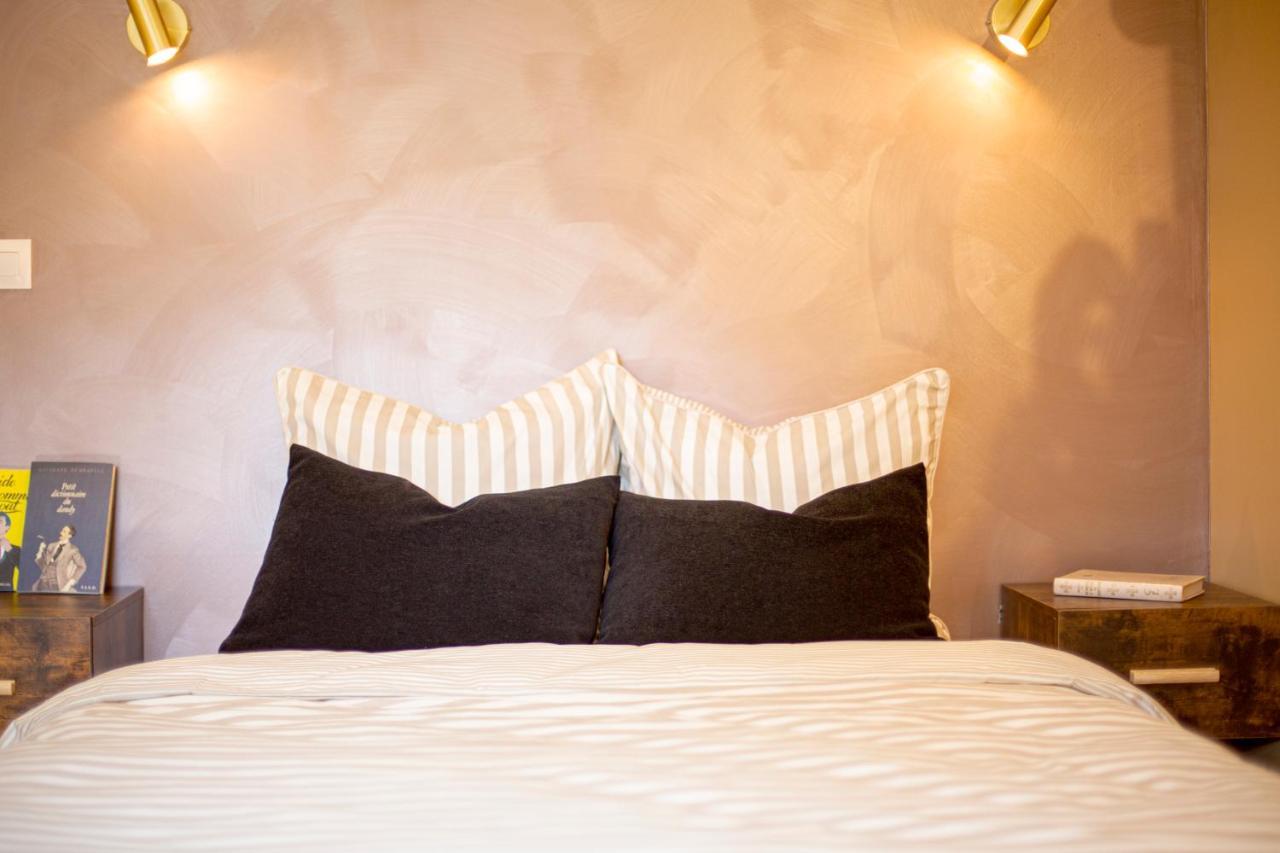 Ideal Pro & Couple - 2 Logements Theme Boho Chic Rdc & Dandy 1Er Etage - Quartier Calme - Jardin - Wifi Hd - Smart Tv - Parking Gratuit - Proche Centre & Transports - Ask Home Валансьєнн Екстер'єр фото