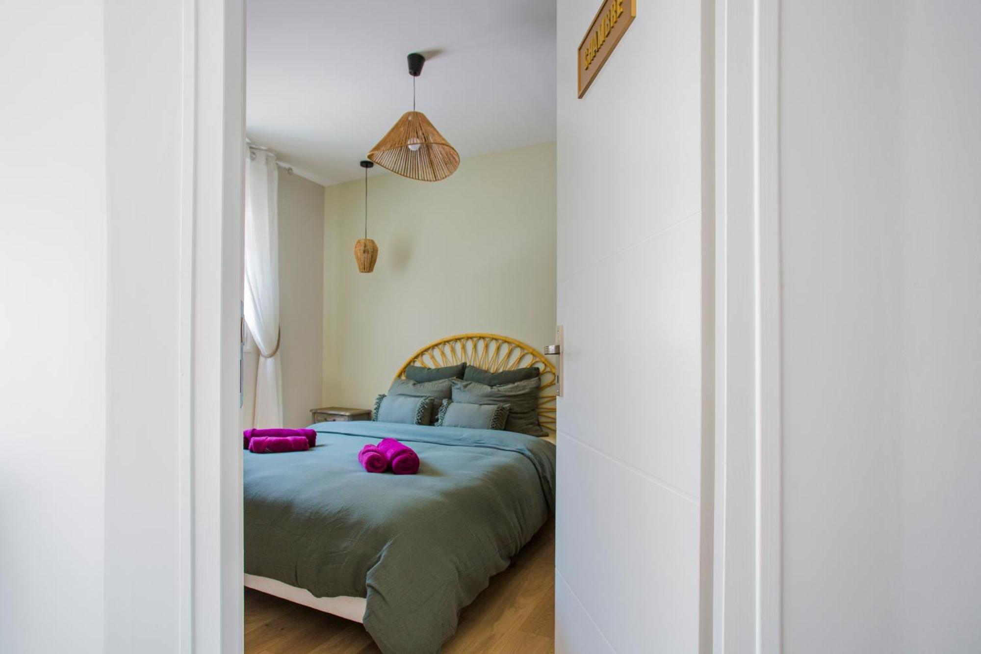 Ideal Pro & Couple - 2 Logements Theme Boho Chic Rdc & Dandy 1Er Etage - Quartier Calme - Jardin - Wifi Hd - Smart Tv - Parking Gratuit - Proche Centre & Transports - Ask Home Валансьєнн Екстер'єр фото